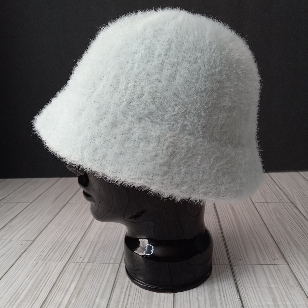 Forever 21 Fuzzy Knit Y2K Bucket Hat